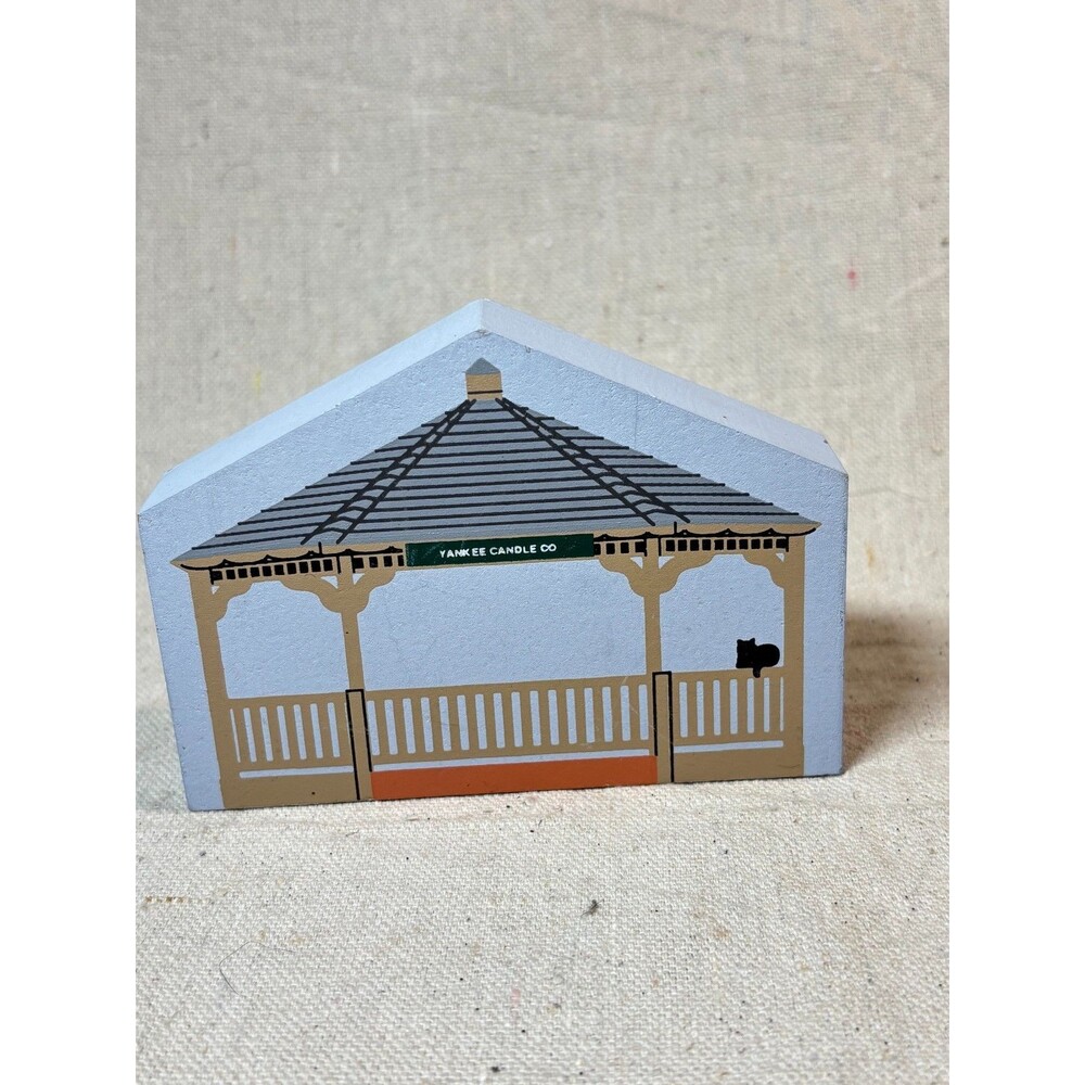 Cat's Meow Yankee Candle Company Gazebo 1993 Signed Faline 93